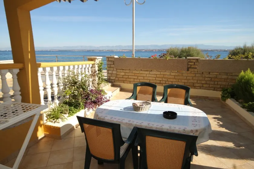 One bedroom apartment near beach Preko, Ugljan (A-8384-d) - Image 1