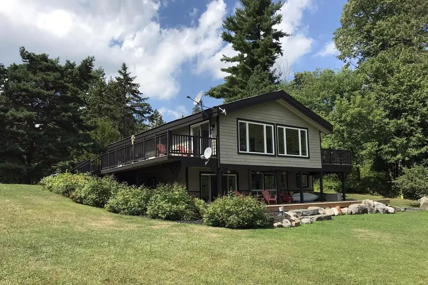 Renovated 4 Bed, 3 Bath. Mins from Port Sandfield. Tennis! Beach! - Image 1