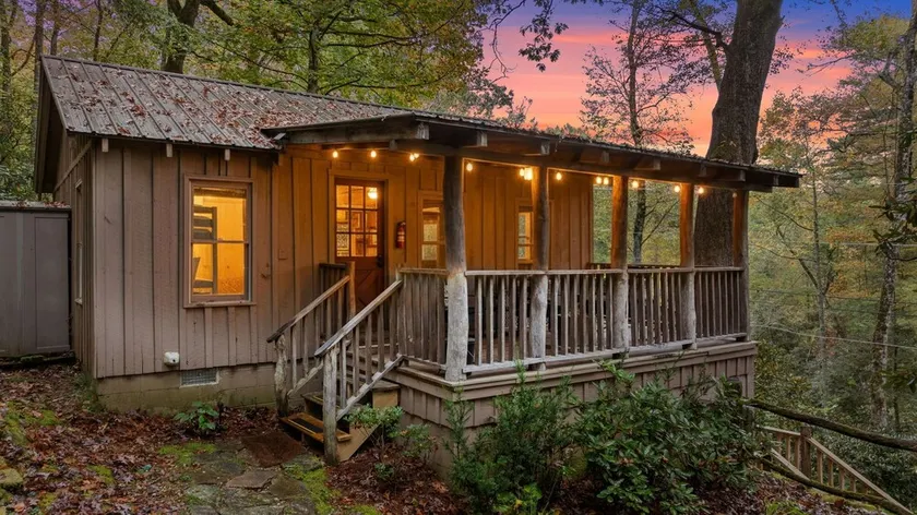 1930's Highlands Hideaway - Image 1