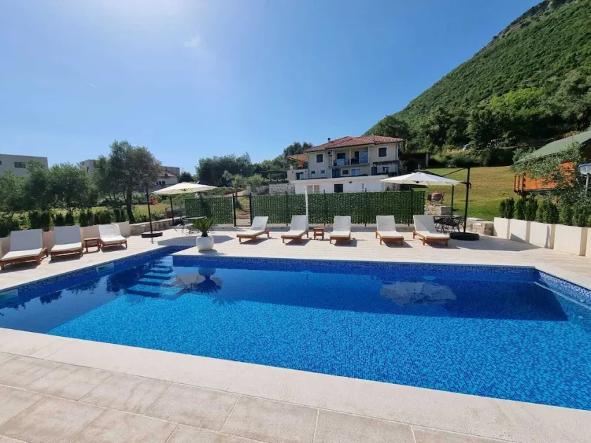 Beautiful view studio with pool - Image 1