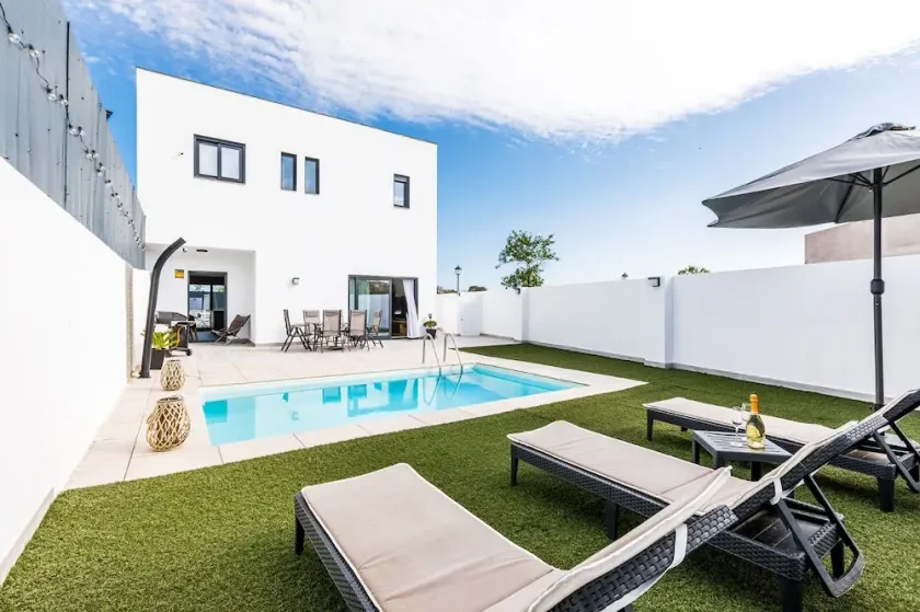 Ocean House Torre del Mar  - Image 1