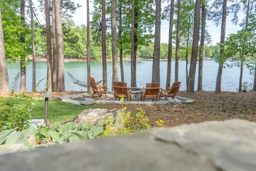 500 pieds de PRISTINE WATER FRONTAGE SUR LE LAC KEOWEE - Image 1