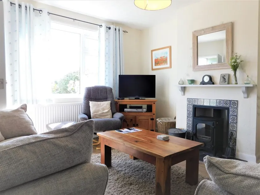 Poppy Cott - traditionelt sommerhus med fantastisk udsigt over Beeston Common, det perfekte tilbagetog. - Image 1