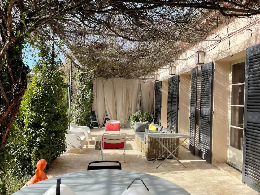 Renoverad stående villa med pool och fristående loft i Aix - Image 1