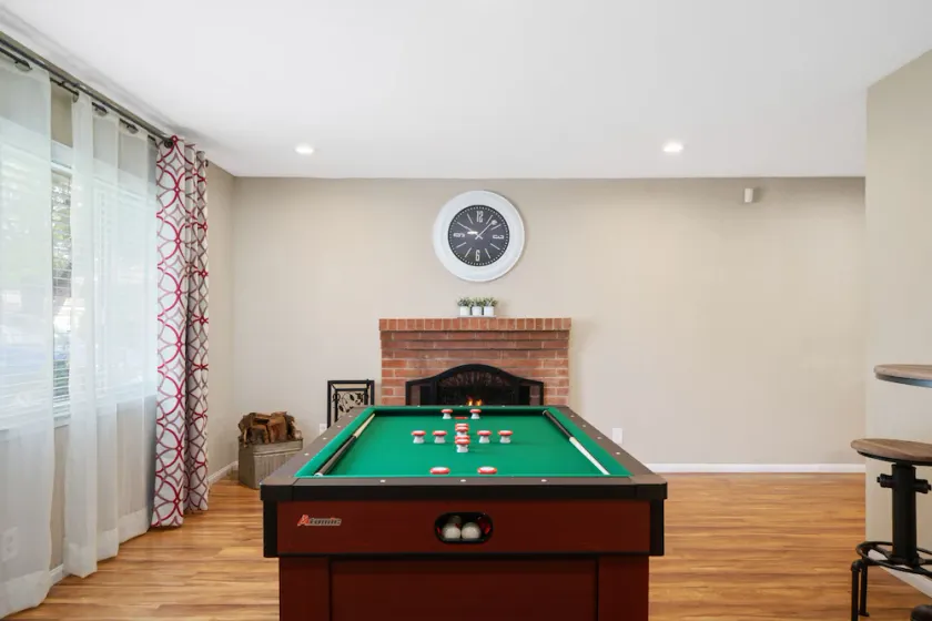 Cozy home w/ pool table-Family getaway - Image 1