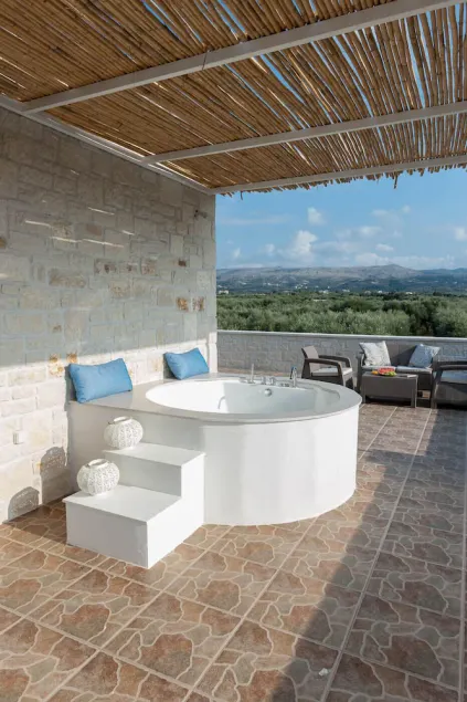 Primavera Villa - 2 Heated Pools & Jacuzzis - Image 1