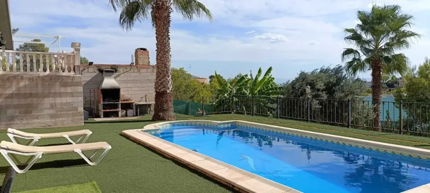VILLA IN URBANIZZAZIONE MOLTO TRANQUILLA A 15 MIN DEL CAPITALE DI VALENCIA - Image 1