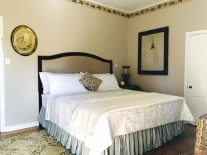 Veranda Suite - 2 Bedrooms, Private Bath - Image 1