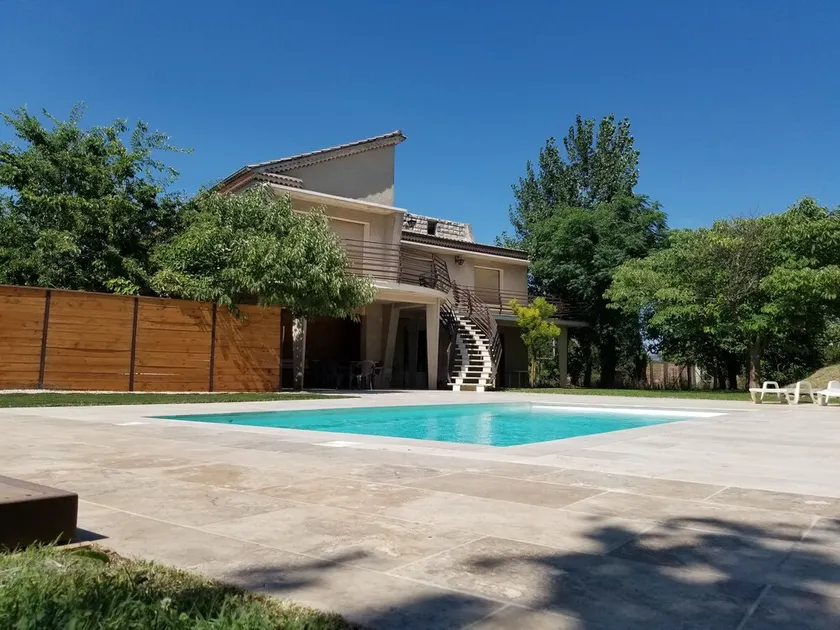 VILLA IN PROVENCE LARGE OUTDOOR SPACE - Image 1