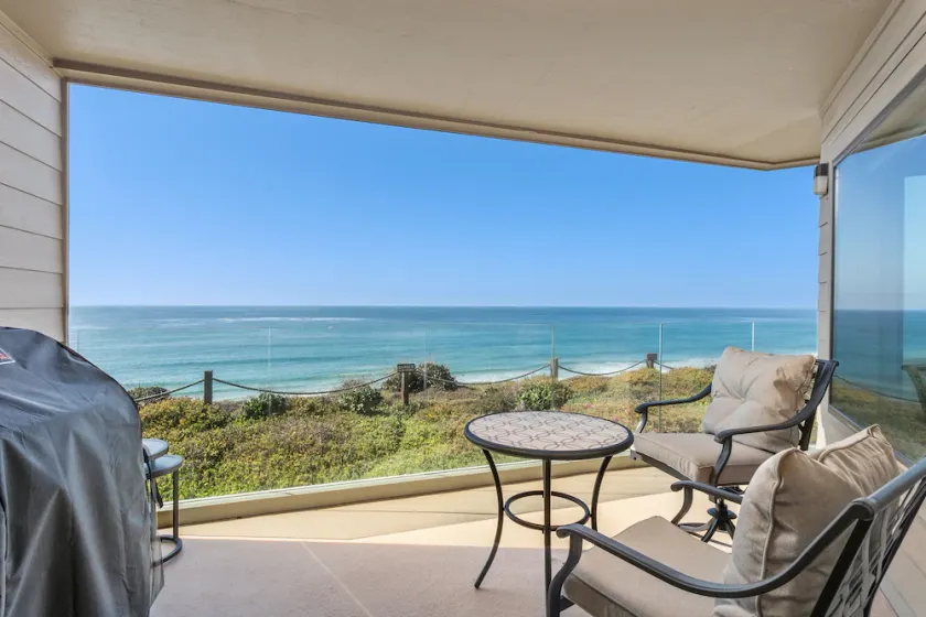 2 BR Oceanfront Nyindrettede Ejerlejlighed Song13: 2 BR, 2 BA Condominium i Solana Beach, 5 Sovepladser - Image 1