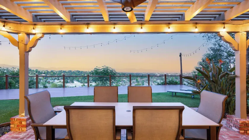 Twilight Terrace by Avantstay West Hills Retreat Hot Tub, BBQ + EV Charger, Near Malibu - Image 1