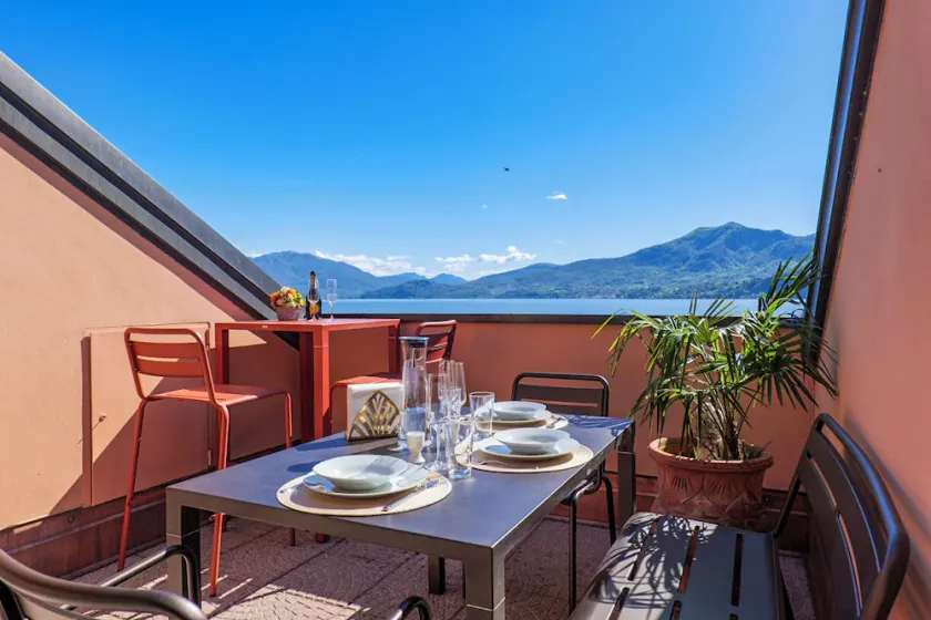 Großzügige 3-Zimmer-Wohnung mit Traumseesicht & Privatstrand direkt am See - Image 1