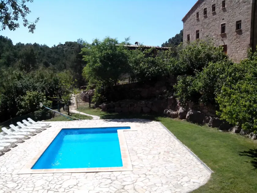 Large rural house with outdoor pool 1 hour from Barcelona.  - Image 1