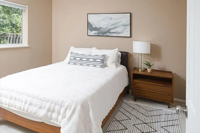 Contemporary Turnagain Townhome - Image 1