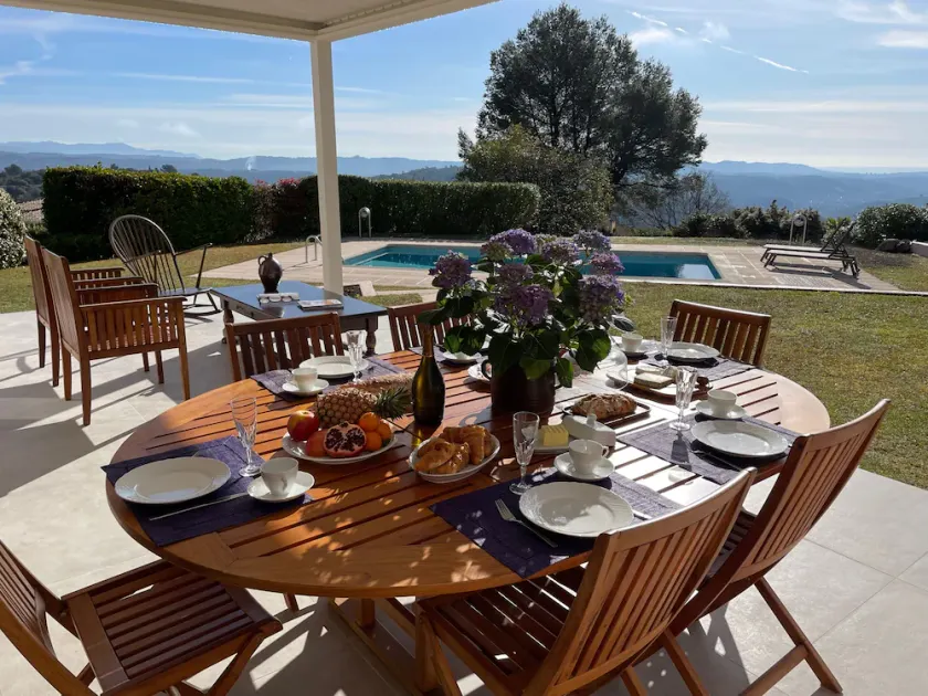 Une oasis de paix et de calme avec vue sur la mer dans la baie de Cannes - Image 1