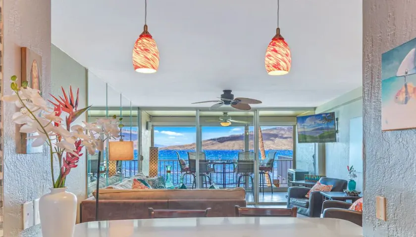   The Maui Moon Oceanfront Condo- Perfect for couples! - Image 1