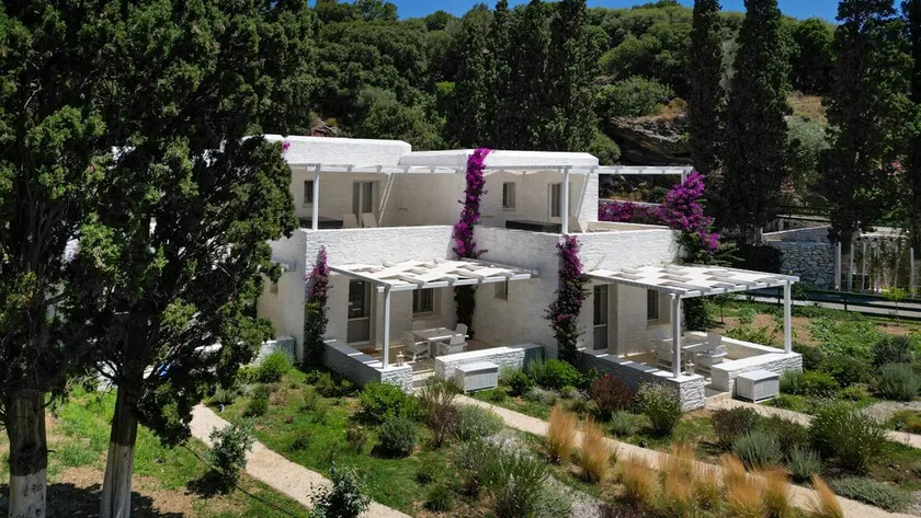 2 Bedroom Sea View Houses in Andros | Votsalo Beach House - Image 1