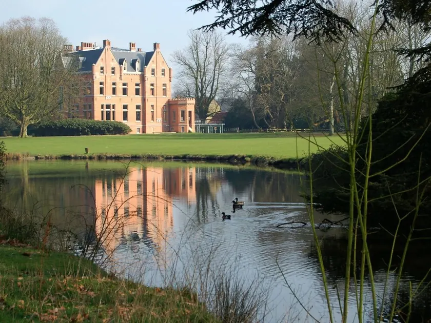 Family Home with Garden - Image 1