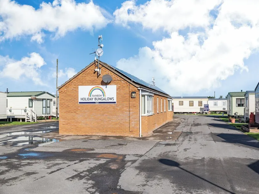 Rainbow Bungalow 2 - Uk39810 - Image 1