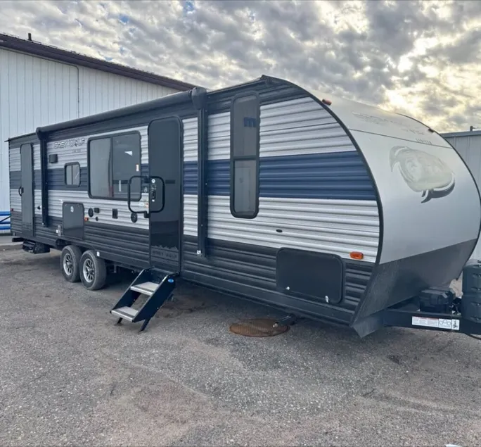 Kookie Kamper 2022 Cherokee Grey Wolf Forest River - Image 1