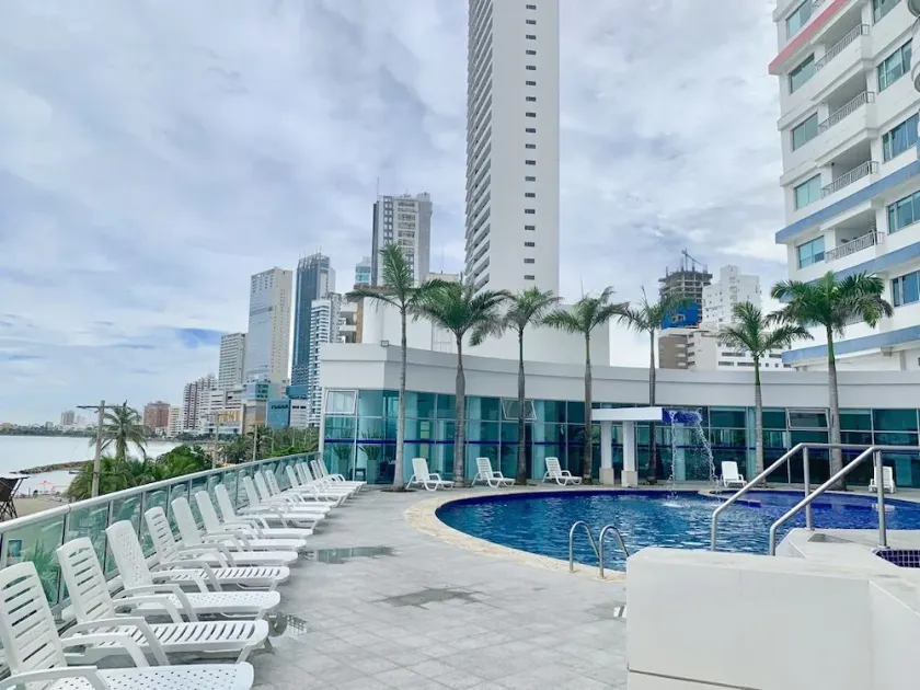 WONDERFUL APARTMENT IN THE BEST LOCATION OF CARTAGENA.  Bocagrande Area. - Image 1