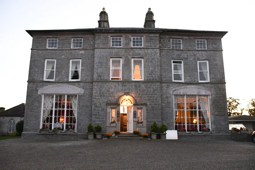 NEW TO VRBO - 5 Star Unique Irish Country Manor House - Centrally Located - Image 1