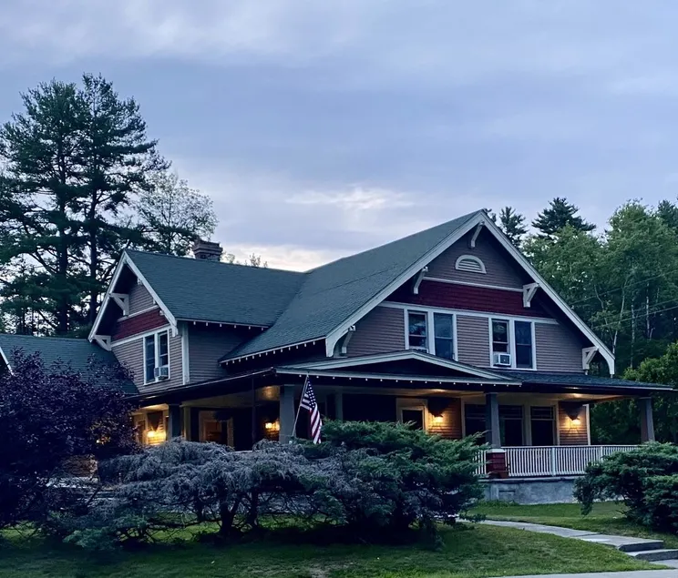 Craftsman Style Home, With Beautiful Lake View - Image 1