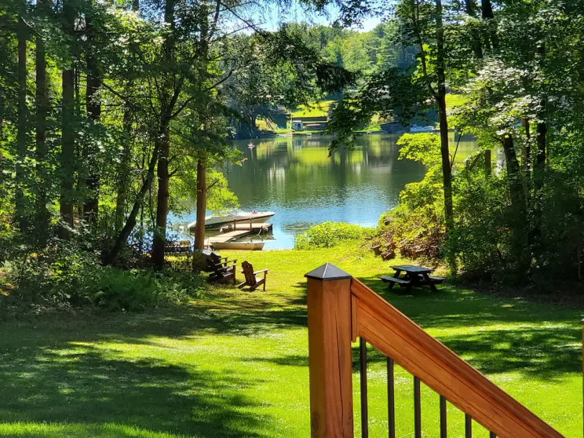 Sandy Cove-Goodyear Lake - Private, large yard, hot tub, swimming, fishing - Image 1