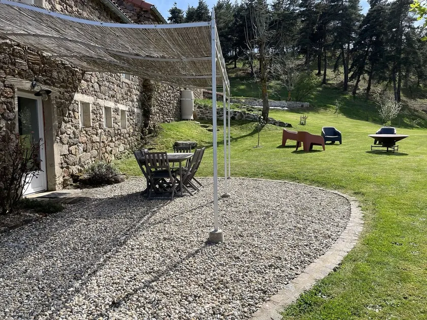 Renovated farmhouse with private garden, wood stove and terrace - Image 1
