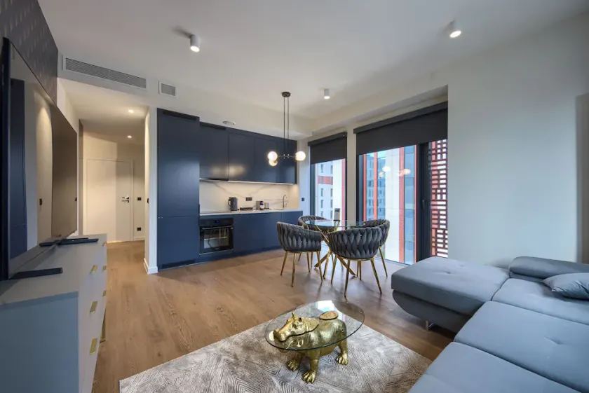 Towarowa Towers Luxury Apartament, free parking - Image 1
