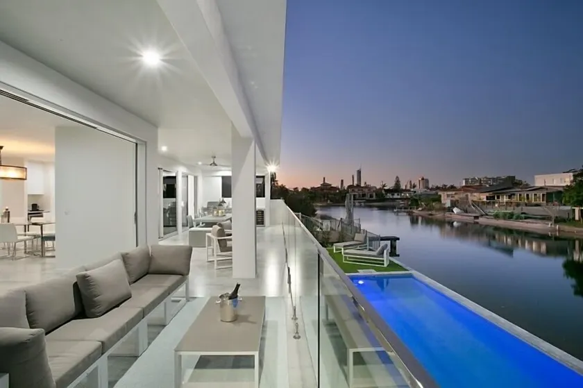 STUNNING DESIGNER HOME – Exceptional Quality - Image 1