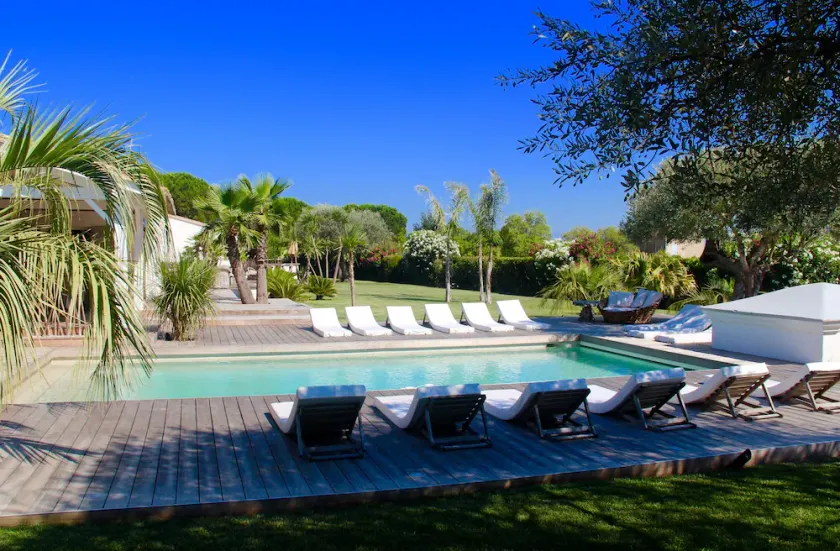 Villa de plain-pied à St Tropez, proche des plages et du village. - Image 1