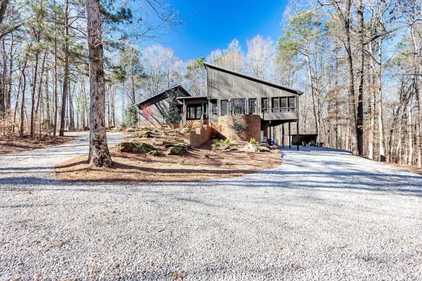 Tranquil, Peaceful Riverhouse in Monroe GA; Close to Athens! - Image 1