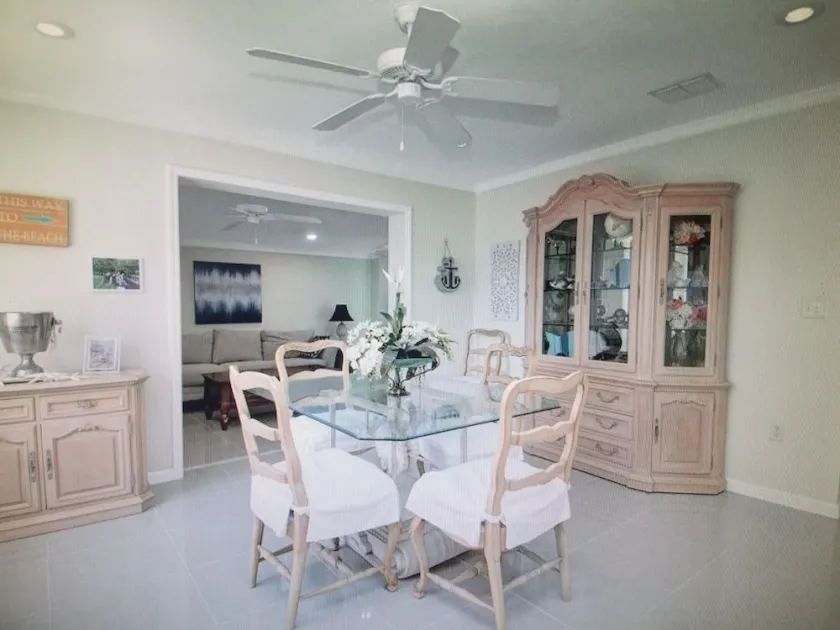 LA CASA AZUL \" 3 B.R. GULF ACCESS WATERFRONT HOME., Close To BEACH !\" - Image 1