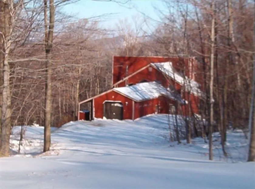 The Racquetball House - Home to the BIGGEST hot tub in Killington! - Image 1