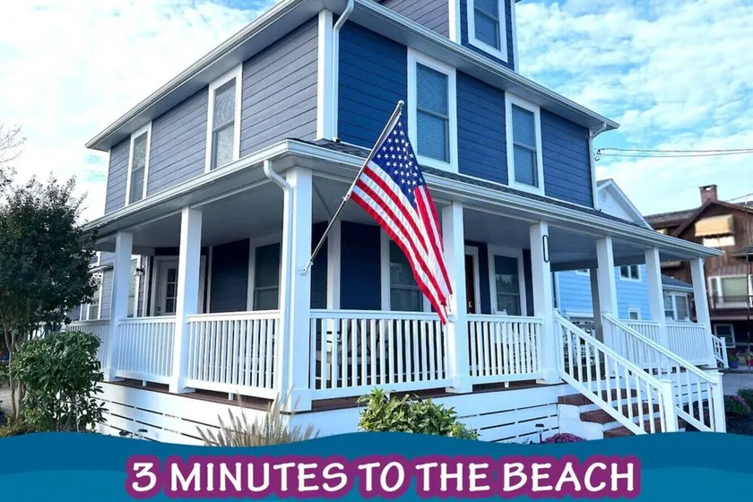 Stylish House One Block To Beach With Linens And Parking - Image 1