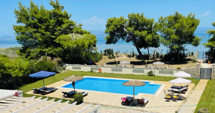 SUNRISE BEACH  - YOUR DREAM SEASIDE VILLA, DIRECT  ACCESS ONTO QUIET SANDY BEACH - Image 1
