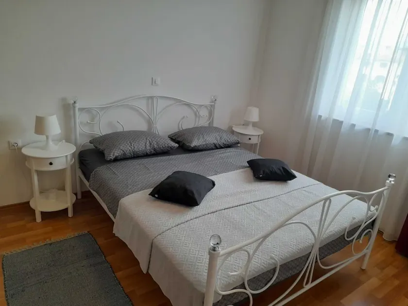 PALAZIOL One-Bedroom Apartment 3 - Image 1