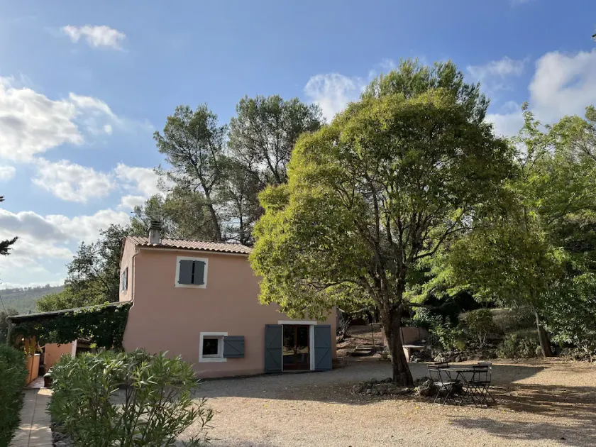 Roligt og afsondret hus i hjertet af Provence-vingården - Image 1