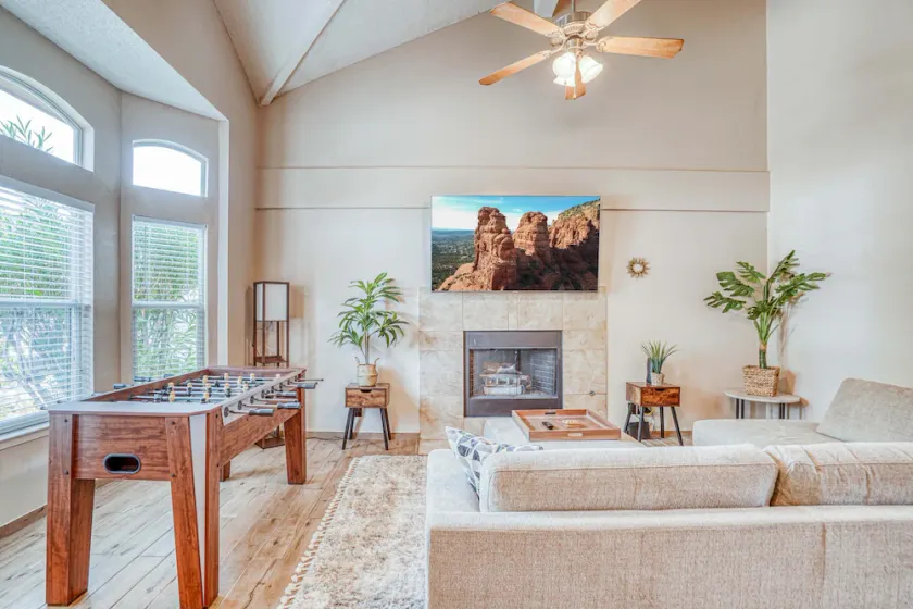 Spacious Northeast El Paso home near Franklin Mountains, Fort Bliss & Meta site. - Image 1