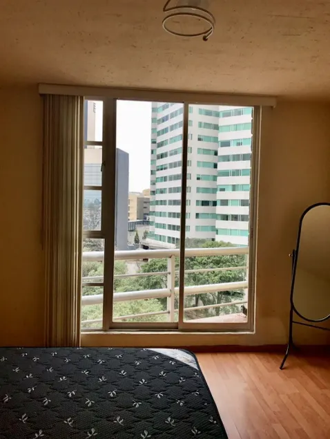 QUARTO MESTRE que fica dentro do apartamento, tão perto do Shopping Center Santa Fe e da zona corporativa.  Condomínio pequeno, tranquilo e com segurança 24 horas o ano todo. Perto de Santa Fe e cercado por pequenos supermercados, farmácias, lavanderia... - Image 1