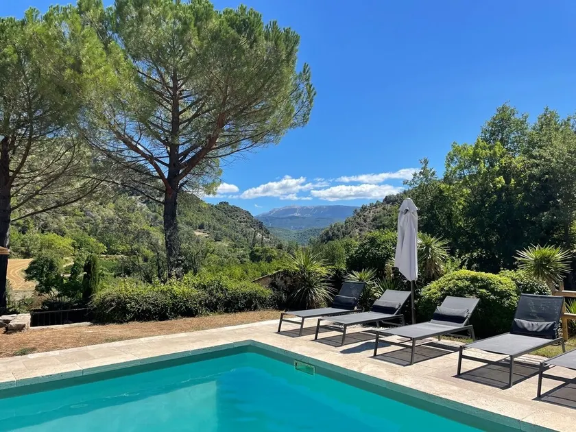 Maison en Pierres Avec vue sur le Ventoux et Piscine Privée - Image 1