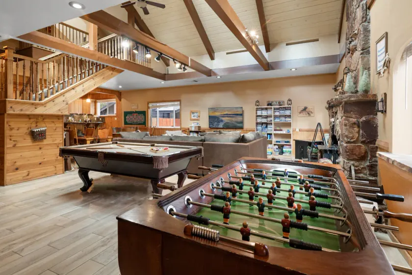 Bear Family Cabin - 5BR / 3BA / Table de billard / Baby-foot / Jacuzzi / WiFi - Image 1
