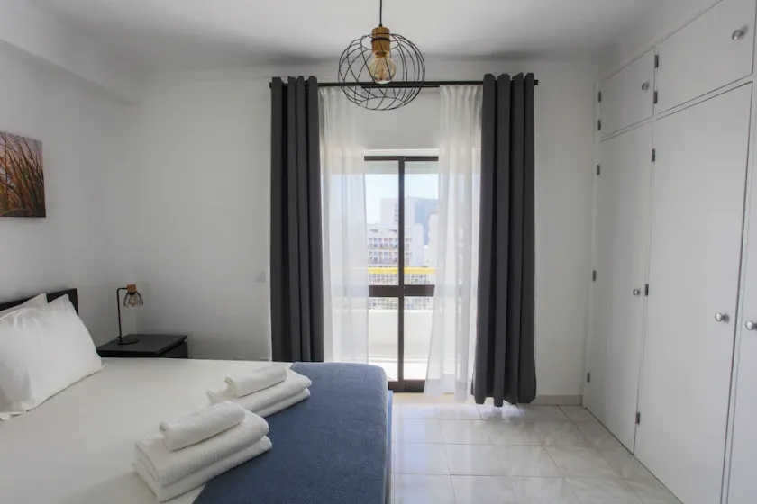 Condo with pool, A/C & sea view with 2 balcony - Image 1