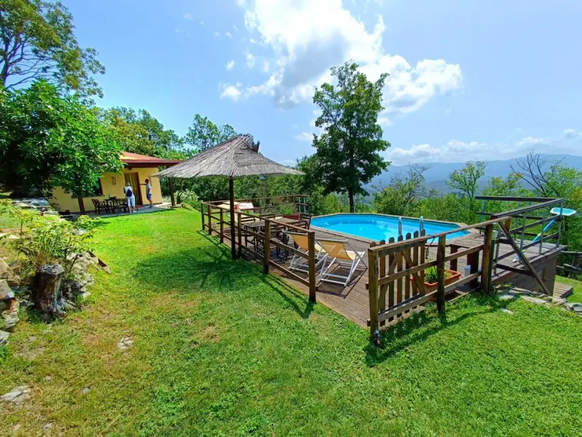 Rustico country house con giardino e piscina privata in zona collinare - Image 1