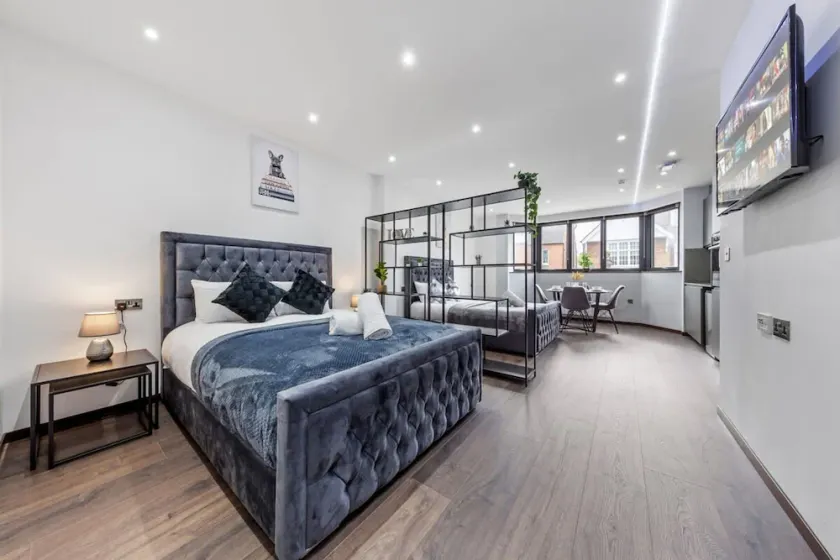 Serviced Studio Flat Near London Northern Line - Image 1