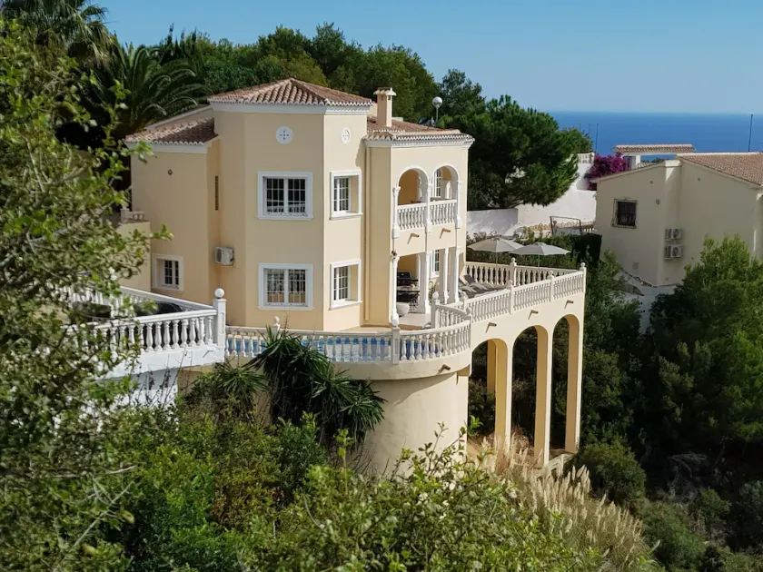 Luxury Villa private heated pool(May-Oct)Stunning sea-views unbeatable locations - Image 1