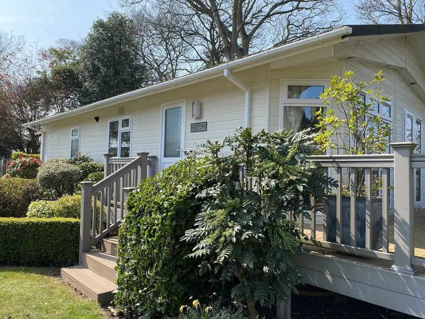 Peaceful setting within walking distance of coast and local pub.  Dog friendly. - Image 1