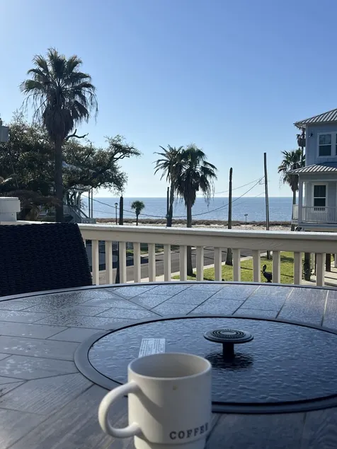 Beautiful Beach front home- 150 yards to the white sand beach - Image 1