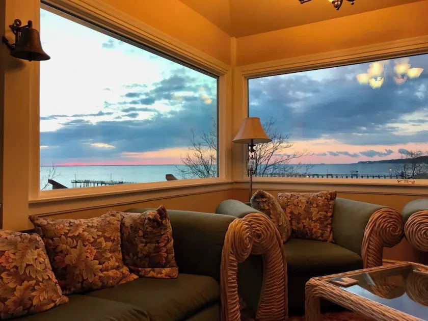 Stunning  Chesapeake view from almost ever room, private  15 home community beach, fossils, 450 pier - Image 1